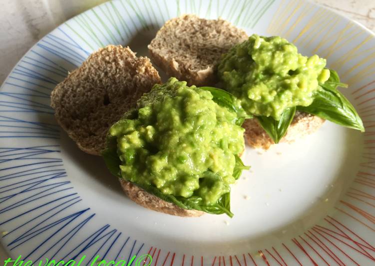 Recipe of Ultimate Guacamole and Basil Sliders