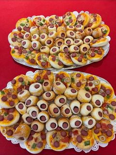 صورة لوصفة ساليزون وميني بيتزا 🍕 🌭 نقانق