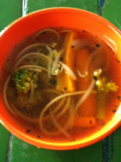 Una foto de Thai drunken noodles