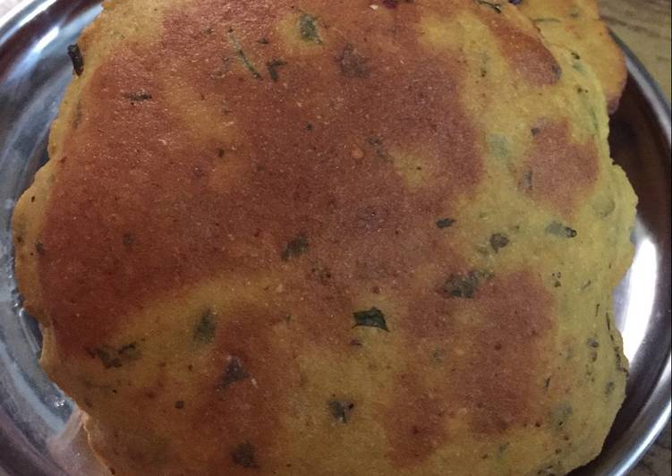 Aloo or Kasturi methi ki khasta puri