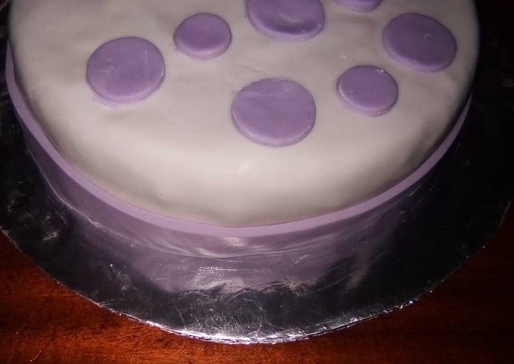 Simple Way to Prepare Perfect Oreo cake covered in fondant