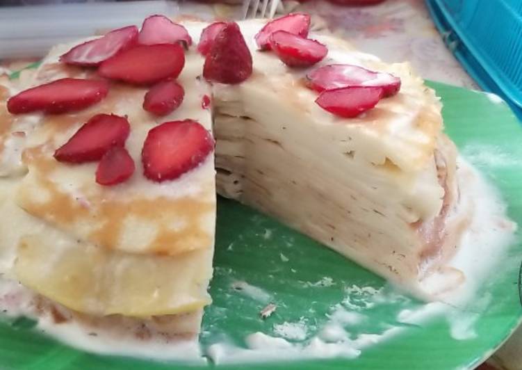 Bagaimana Menyiapkan Strawberry banana crepe cake Anti Gagal
