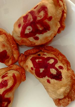 Foto resep Pastel Kentang Isi Kari Daging Sapi ala Mbak Desirayu Merah Putih