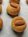Bánh quy nhân hạnh nhân (Amaretti)