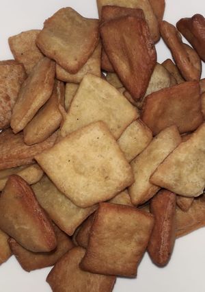 A picture of Iliki na ndimu mandazi#mysoftmandazirecipe#4weekschallenge.
