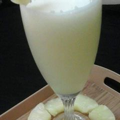 A picture of Pineapple Blast Mocktail.