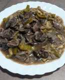 Higaditos encebollados con pimientos