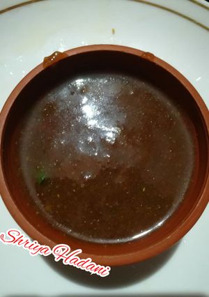 ખજૂર આમલી ની ચટણી (Khajur Aamli Chutney Recipe in Gujarati) રેસીપી મુખ્ય ફોટો