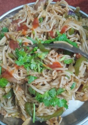 वेज चाउमीन (Veg Chowmein recipe in hindi) रेसिपी मुख्य फोटो