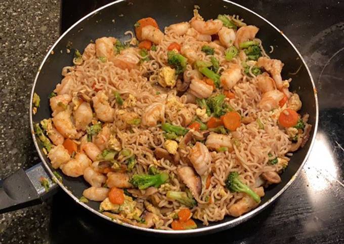 Recipe of Quick Shrimp ramen stir fry