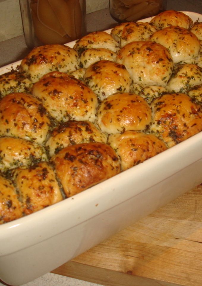 Zöldfűszeres-sajtos buborékkenyér recept fotója