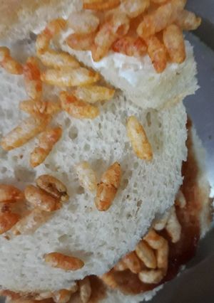A picture of Bhel Sandwich.