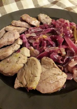 Szilvás sertésszűz lilakáposztával recept fotója