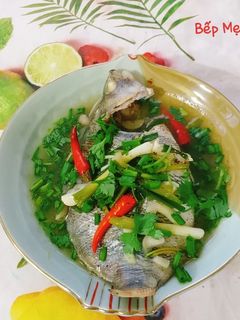 Hình của món Cá hồng vện kho hành ớt.