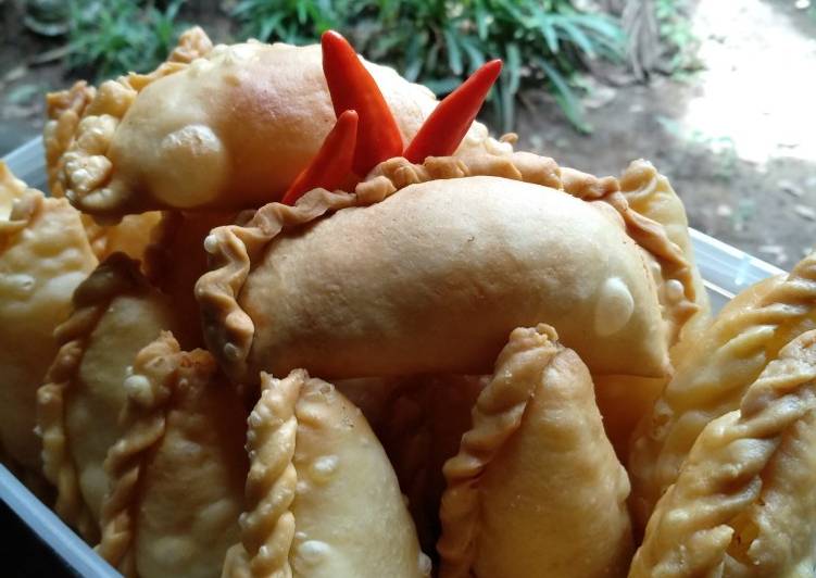 Resep masakan Pastel isi bihun | Langkah Membuat Pastel isi bihun Yang Lezat