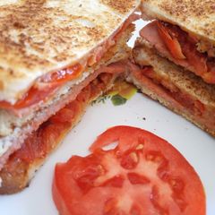 A picture of Brawn Sausage Sandwich.