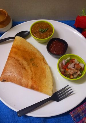 A picture of Schezwan pav bhaji dosa.