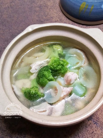 Langkah Gampang Menyiapkan Resep BROCCOLI SOUP with CHICKEN STOCK yang Menggugah Selera Anti Ribet, Bikin Ngiler