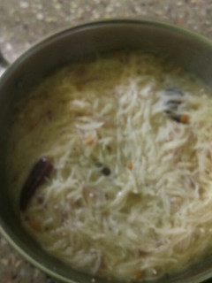 தயிர் சேமியா(thayir semiya recipe in tamil) செய்முறை முக்கிய புகைப்படம்