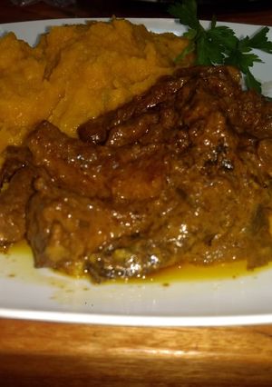 Una foto de Matambrito al champiñón suave con crema puré triple