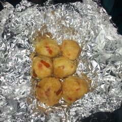 A picture of Yam balls.