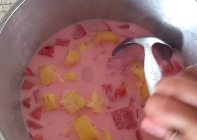 Bagaimana Membuat Es susu semangka &amp; tape yang Lezat