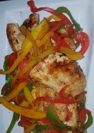 A picture of Stir fry chicken.