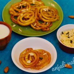 A picture of Doodh Jalebi/ Rabri Jalebi.