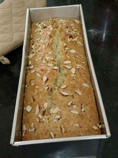 A picture of Banana loaf cake.