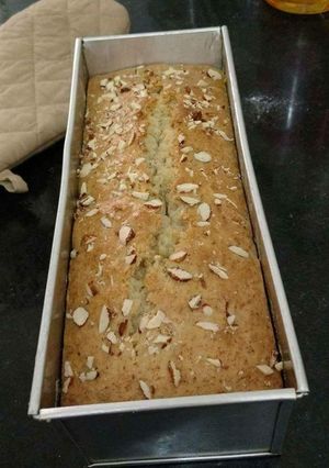 A picture of Banana loaf cake.