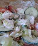 Ensalada fresca con salsa de yogurt