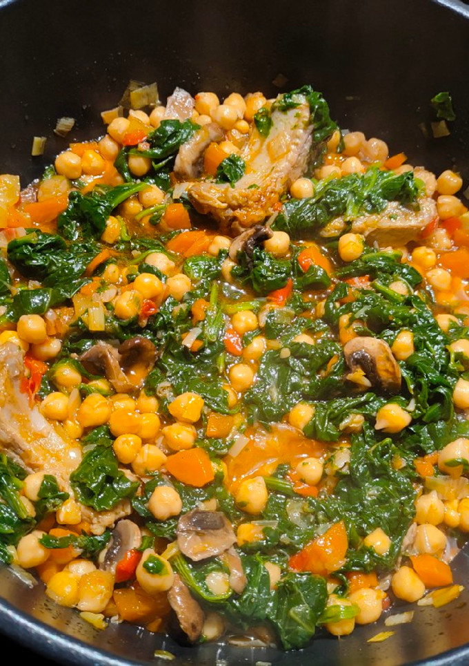 Una foto de Garbanzos con espinacas