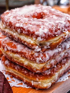 A picture of Classic [Vegan] Glazed Donuts.