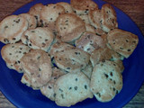 Galletas de queso parmesano y aceitunas verdes