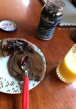 Una foto de Panqueque/Hotcake de cacao y banana (sin gluten)