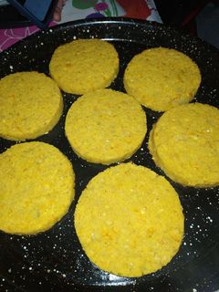 Una foto de Medallón de garbanzos, maíz y calabaza 🍔