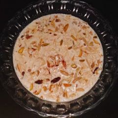 A picture of Sheer khurma.
