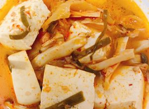 Hình của món Canh kim chi cá ngừ.