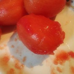 A picture of How to peel a Tomato.
