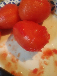 A picture of How to peel a Tomato.