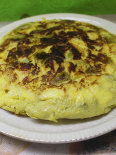 Una foto de Tortilla de manzana y pimientos