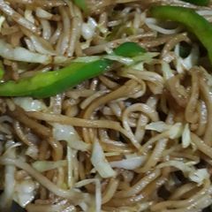 A picture of Hakka Noodles#bell pepper#.