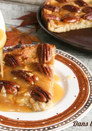 Une photo de Gâteau très moelleux pommes-noix de pécan et caramel