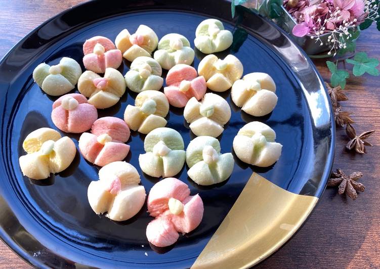 Steps to Make Perfect Thai Flower Cookies
