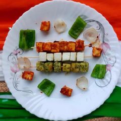 A picture of Tricolour paneer tikka.