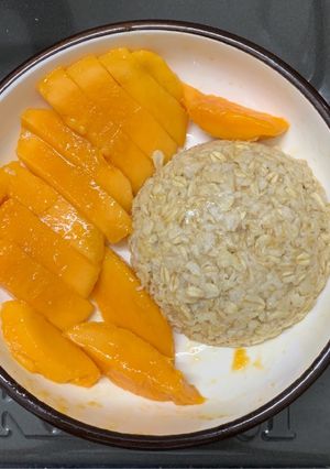 Hình của món Xôi xoài yến mạch.