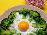 A picture of egg white yolk
