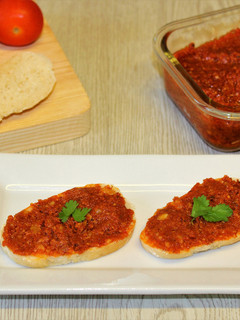 Una foto de Sobrasada vegana en Mambo