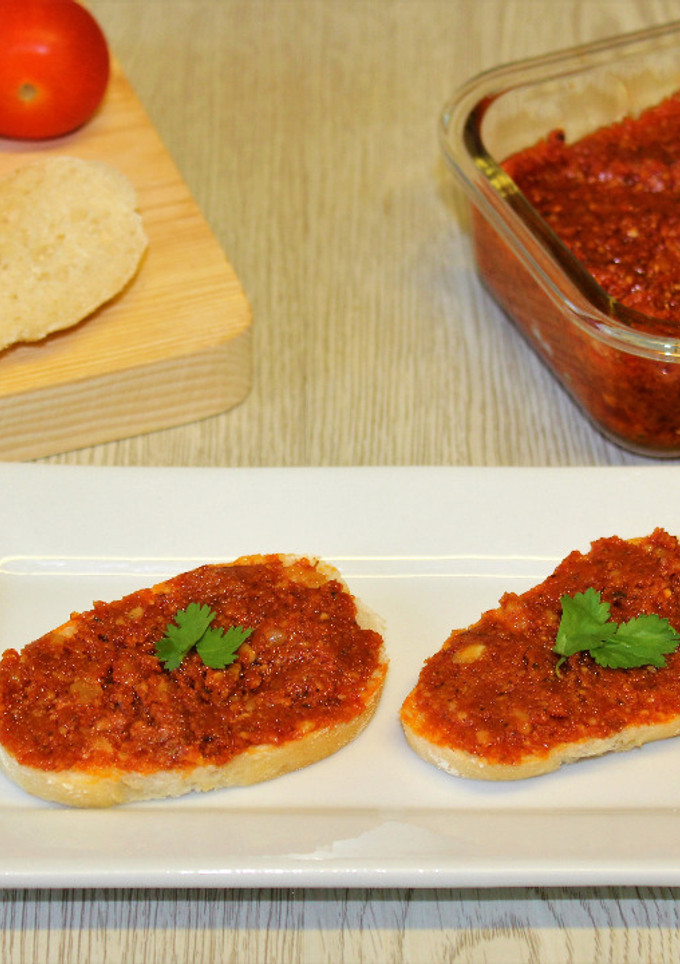 Una foto de Sobrasada vegana en Mambo