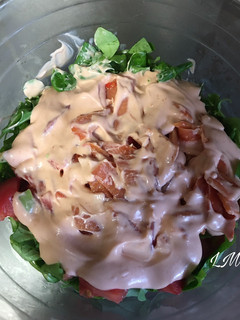 Una foto de Ensalada de salmón ahumado